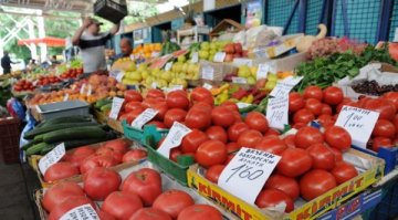 Половината бюджет на българина отива за храна и жилище