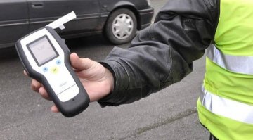 Пиян шофьор предложи подкуп на ченгета