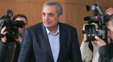 Командира: Кунева е кандидат на тройната коалиция