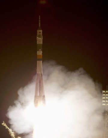 Трима космонавти отлетяха за МКС