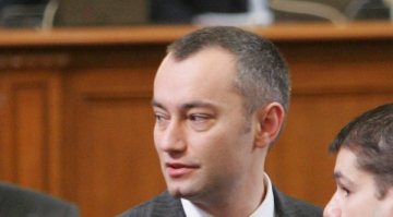 БСП иска мораториум върху сделки с имотите ни в чужбина