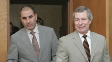 Wikileaks разсекрети две грами на Уорлик