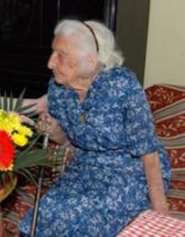 Столетница се вдигна на крака за дни след операция
