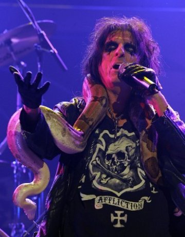 Кошмарът на Alice Cooper 35 години по-късно