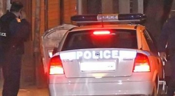 Двама арестувани за изнасилване на 17-годишно момиче
