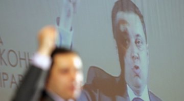 Едно си Яне знае, едно си бае. ГЕРБ е групировка!