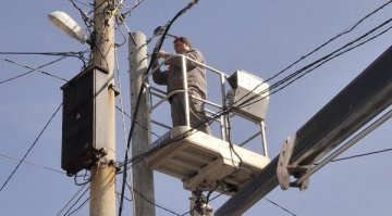 ЕС затегна правилата за търговия на едро на ток и газ 