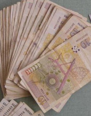Баба брои 1500 лева за "операция" на дъщеря си