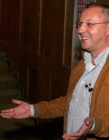 Станишев скочи срещу "партийната секретарка Цачева"