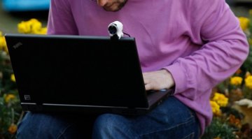 "Anonymous" на битка с детската порнография