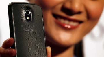 Android държи над половината пазар на смартфони