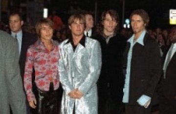 Take That окончателно превзеха Oстрова
