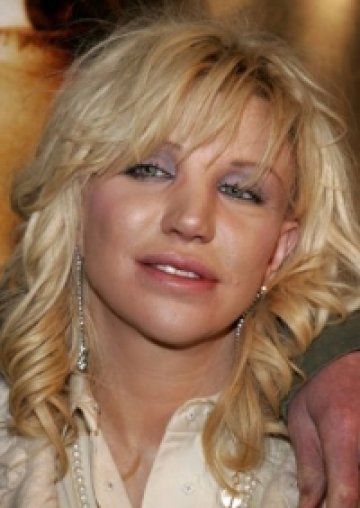 Къртни Лов стана снобка