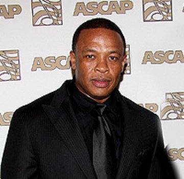 Чуй общото парче на Eminem, Dr. Dre и Jay-Z