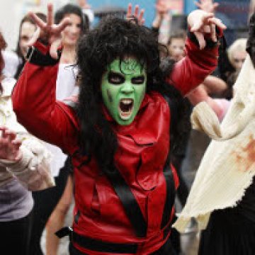 Якето на Джако от Thriller на търг