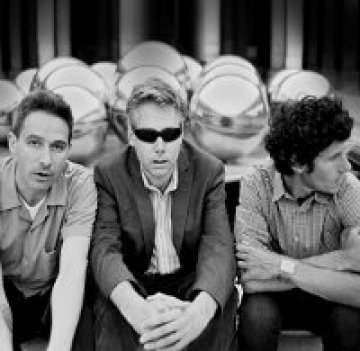 Beastie Boys, Major Lazer и Satingold спретнаха супер летен хит