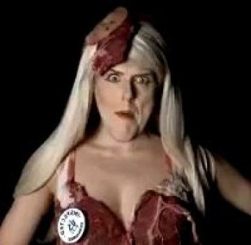 Weird Al Yankovic се изгаври с Lady Gaga (видео)