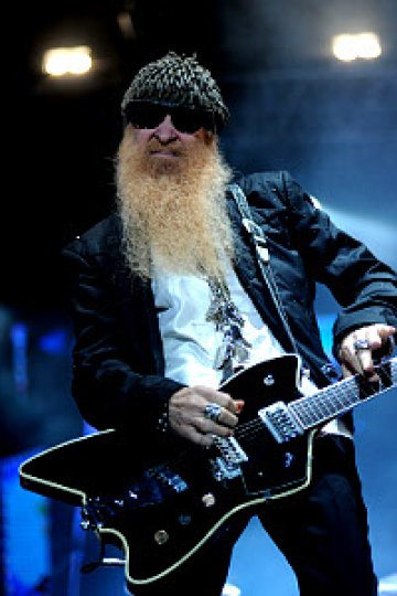 Виж уникалната китара от кравешки череп вдъхновена от китариста на ZZ Top
