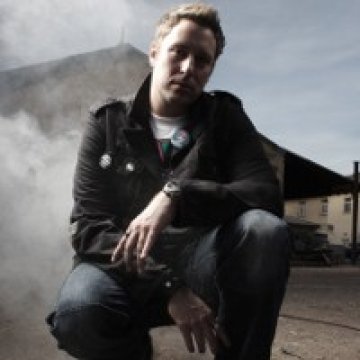 Umek ще събира тен на Слънчев бряг до шоуто му на 12 август