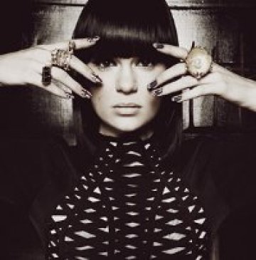Jessie J с видео към Who You Are 