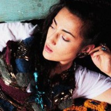 Инди Зара идва у нас с петима музиканти и беквокалистка