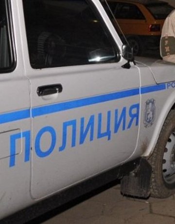Иззеха незаконен боен арсенал от мъж в Ихтиман