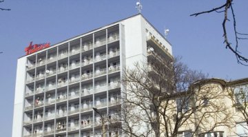 Ранен с брадва е приет в "Пирогов"