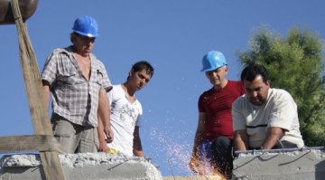 Италия отваря трудовия си пазар за България