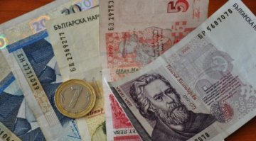 Отмъкнаха 14 бона и злато при обир в шуменско село 