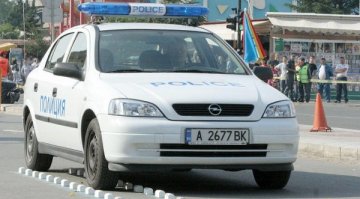 Мними полицаи обраха семейство в дома им