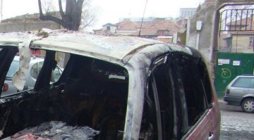 Лек автомобил горя в хасковско село