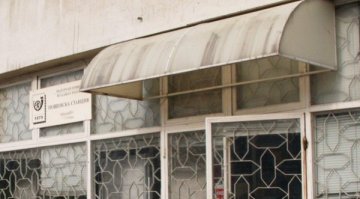 Разследват служителка на пощата в Хасково за измама
