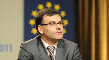 Никога не е бил правен одит на църквата, призна Дянков