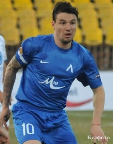Бижутера спира с футбола