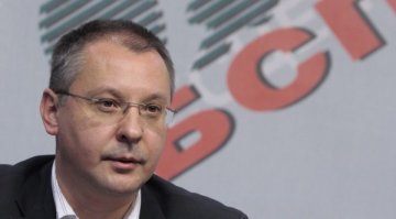 Станишев няма време за "дребните мишкувания" на Първанов