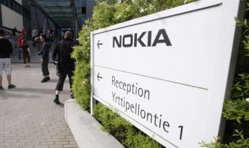 Nokia уволнява още 10 хил. души