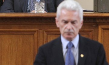 Плевнелиев бил на подчинение на телефона на Борисов 