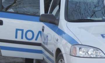 Полицията задържа двама телефонни измамници