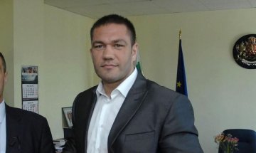 Кобрата нокаутира руски гигант