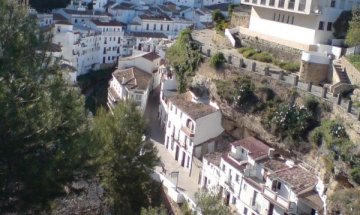 Романтично градче в скалите 