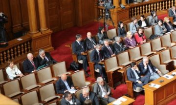 11 министри ще отговарят на депутатски питания