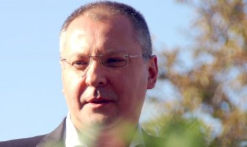 Станишев си изпуска нервите
