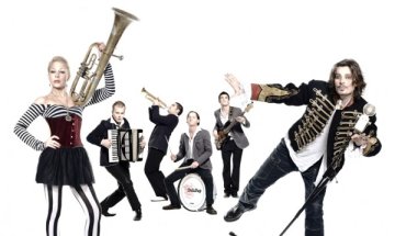 DelaDap включиха България в турнето си