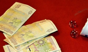 Пенсионерка от Сливен хариза 10 бона на мошеници 