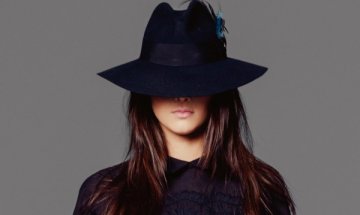 Непълнолетната Кардашиян засенчи каките си във Vogue 