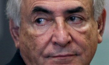 Строс-Кан остава обвинен от френски съд в сводничество 