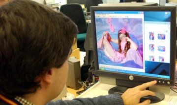 Арестуваха над 200 души за детска порнография в интернет