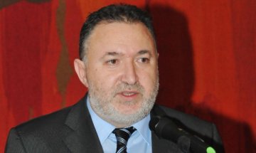 Народът да реши: "за" или "против" цигарения дим, искат СДС