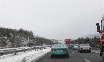 Пътните настилки в страната са сухи