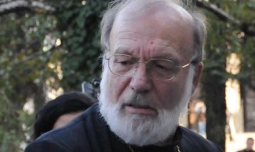 Митрополит Амвросий не е закъснял с представянето на документите